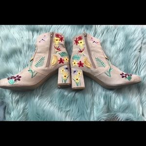Western embroidered nude boots